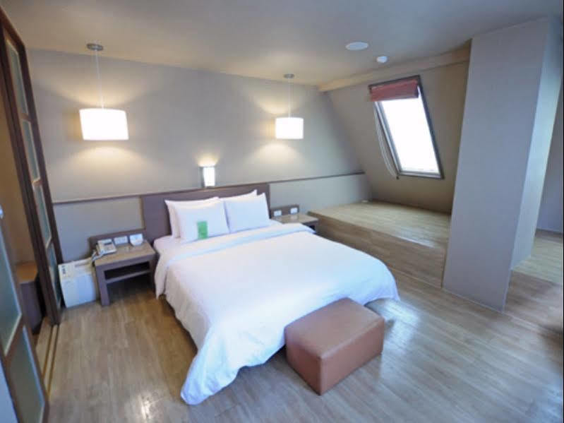 Kindness Hotel - Hanshen Kaohsiung Exterior foto